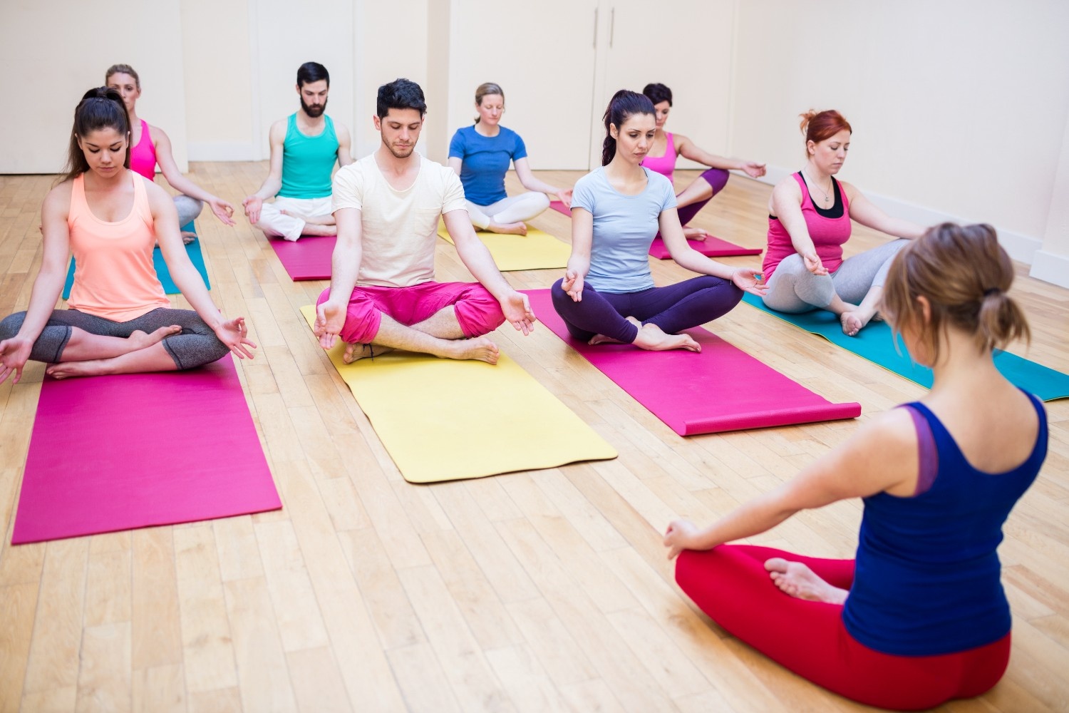 Students in seated meditation during the Pranayama & Meditation TTC